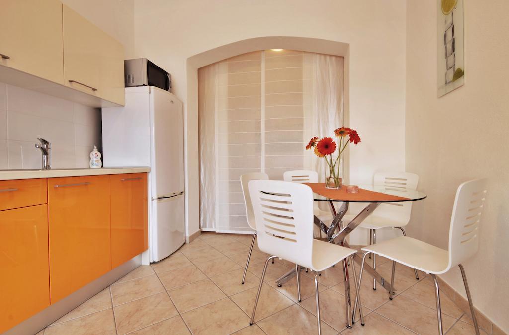 Apartment Zara 2 With Boat Place ميميتسا المظهر الخارجي الصورة
